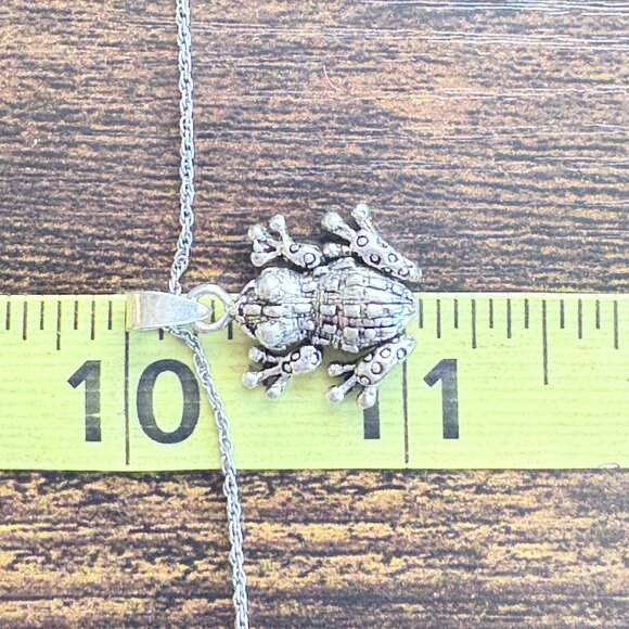 VTG Solid Sterling Silver 925 Textured Frog Pendant Necklace Size 18" Length - Picture 11 of 13
